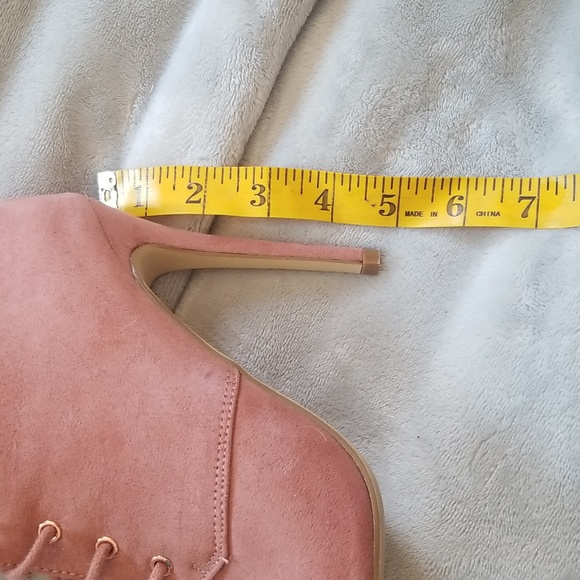 Just fab laceup booties - Picture 2 of 2